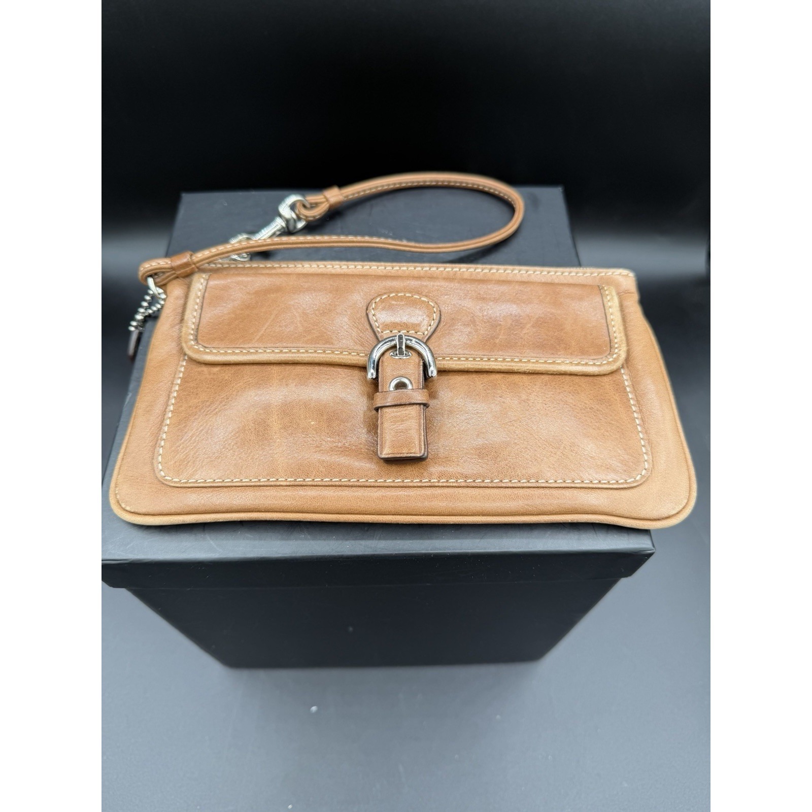 Coach Tan Leather Wristlet Pebbled Leather Gold Hardware Classic Style